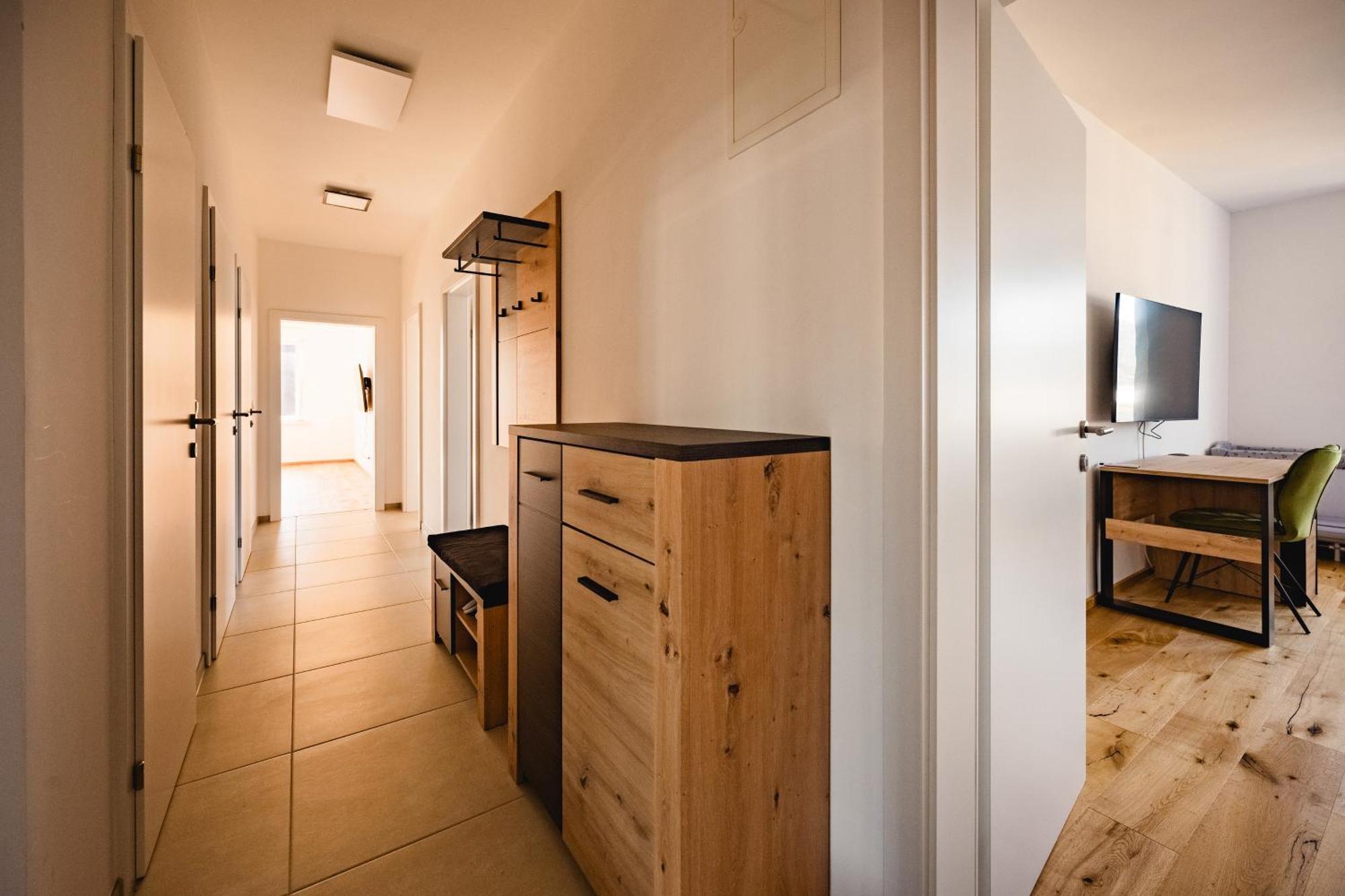 Tamliving Center Luxury 4 Rooms Smart Tv Kitchen Great View กราซ ภายนอก รูปภาพ