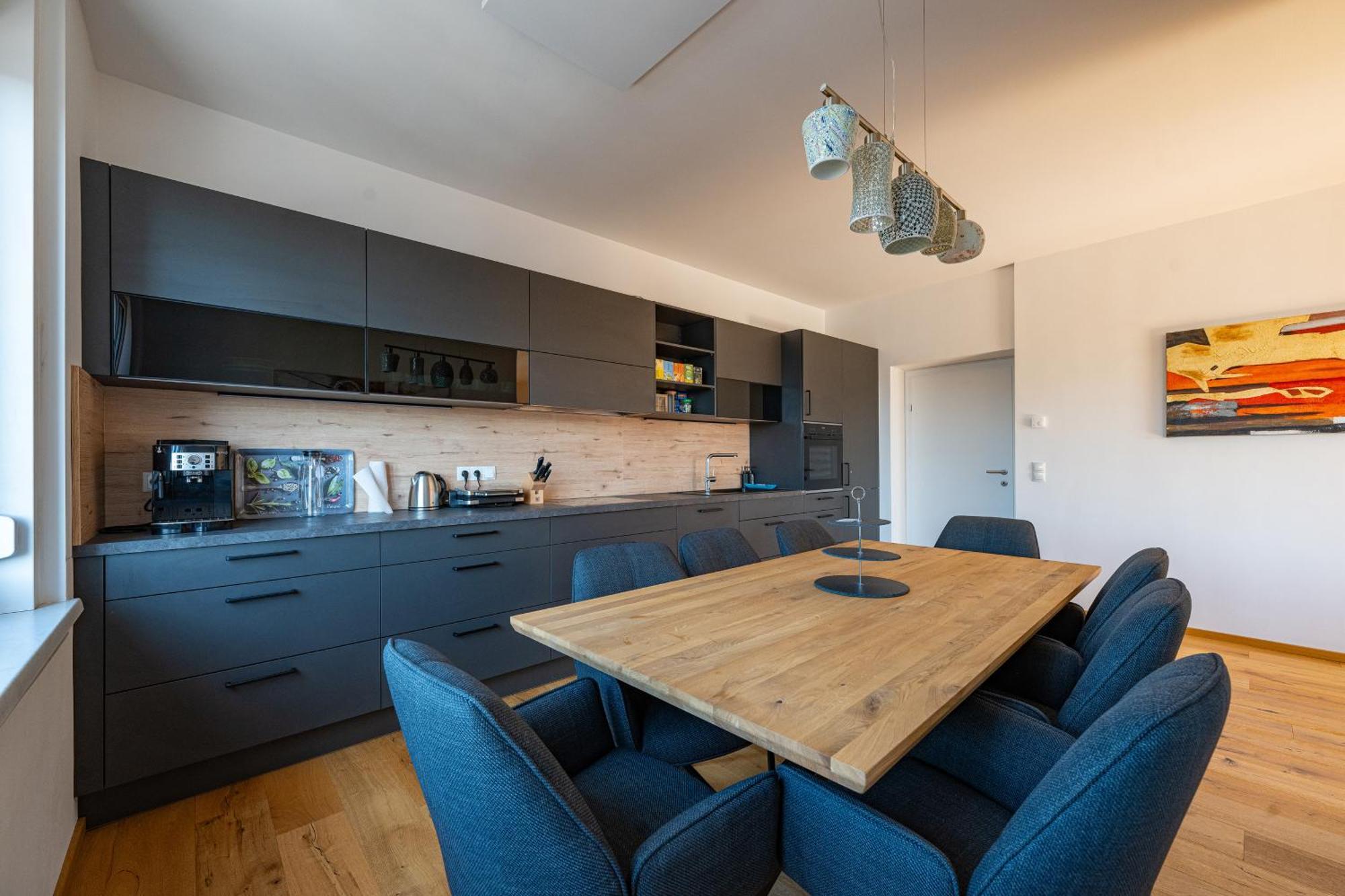 Tamliving Center Luxury 4 Rooms Smart Tv Kitchen Great View กราซ ภายนอก รูปภาพ