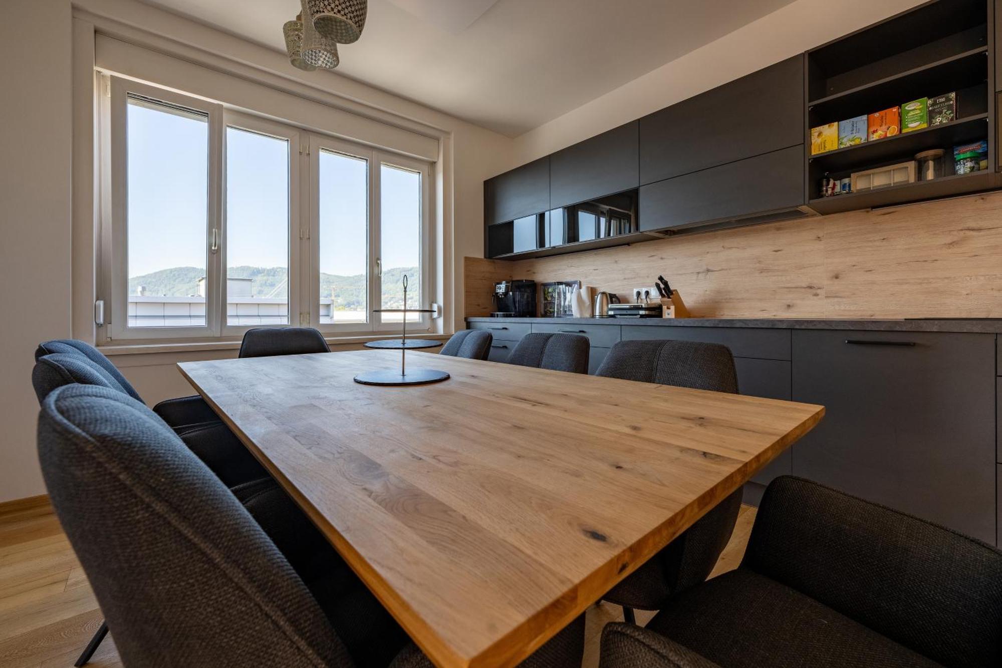 Tamliving Center Luxury 4 Rooms Smart Tv Kitchen Great View กราซ ภายนอก รูปภาพ