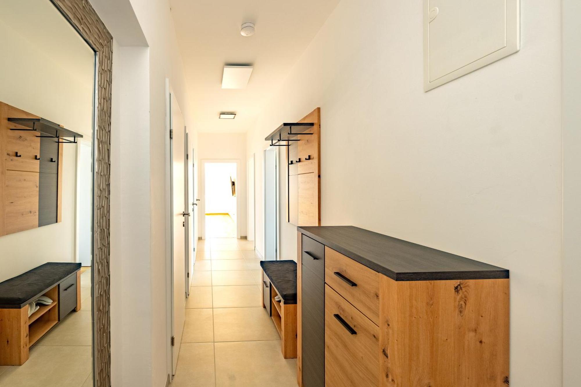 Tamliving Center Luxury 4 Rooms Smart Tv Kitchen Great View กราซ ภายนอก รูปภาพ